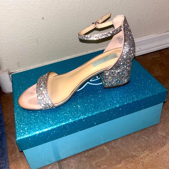 Blu by Betsy Johnson Champagne Heels 👠 - Picture 7 of 11